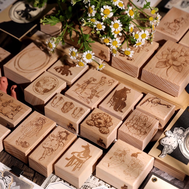 Vintage Collectible Stamps - Vintage mooie bloemenmeisje jongens beer houten